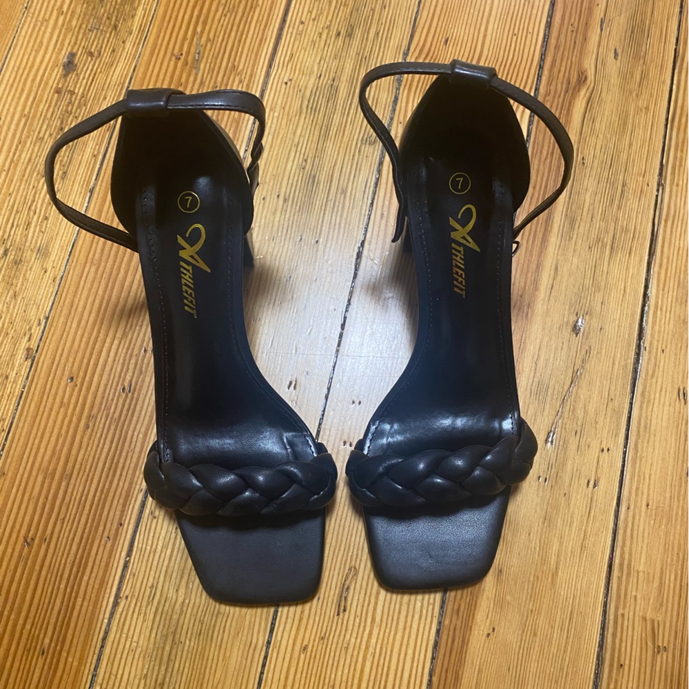 Black Athlefit heels